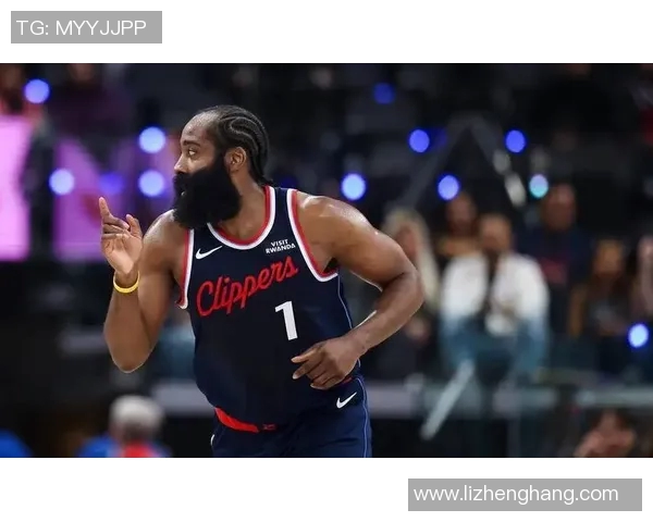 独行侠大胜活塞:哈登莱昂纳德联手闪耀全场 独行侠大胜活塞:哈登莱昂纳德联手闪耀全场